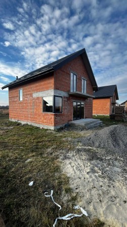 Продам сучасний окремо стоячий будинок - фото 1