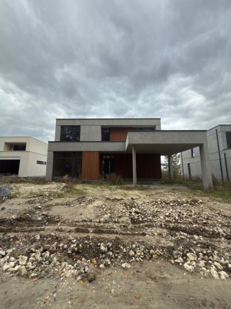 Продаж окремостоячого будинку у Зубрі біля лісу - фото 1