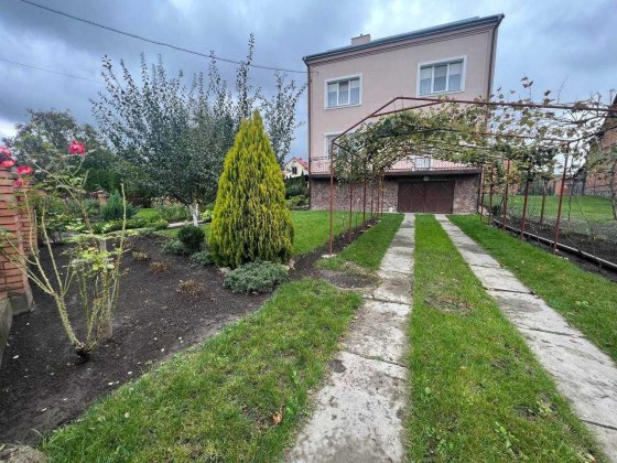 Продаж простoрого будинку в м. Городок Городок