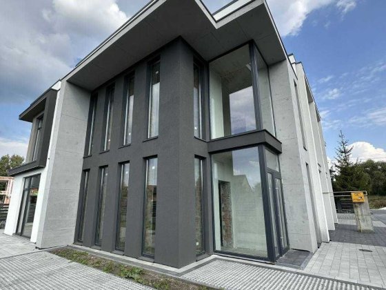 Продаж сучасних котеджів в Зубрі. Зубра