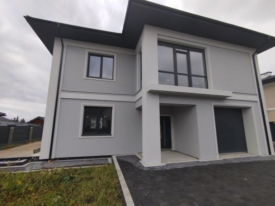 Продаж крутого будинку в елітному селі Конопниця Конопниця