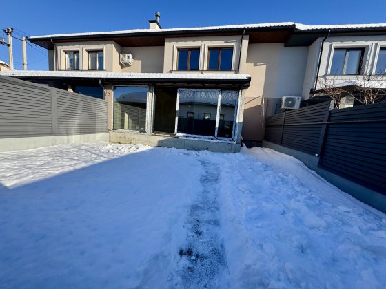 Продаж котеджу з частковим ремонтом Зимна Вода/Конопниця Конопниця