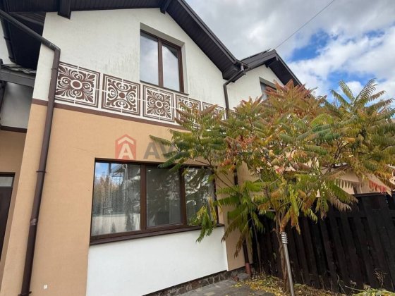 Продаж стильного таунхаусу з ремонтом у Конопниці! Конопниця