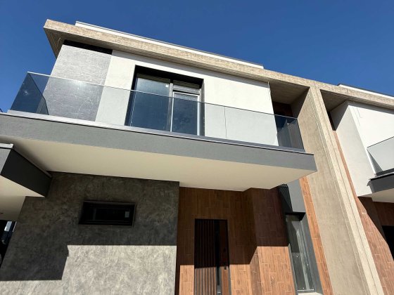 Продаж котеджу у Конопниці КМ Stone Village Конопниця