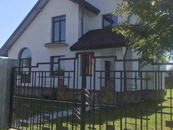 Продається сучасний будинок у місті Жовква Жолква