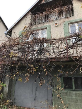 Продаж ділянки та дачного будинка біля комплесу Львівська Швейцарія - фото 1