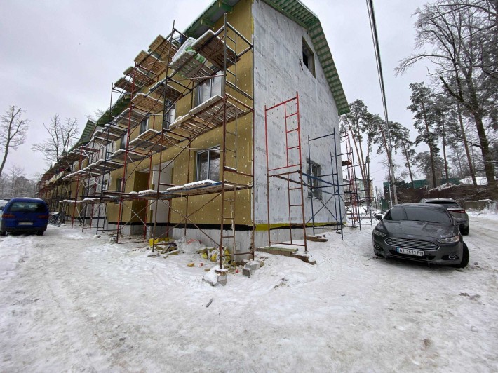 Таунхауси в Ірпені з центральними комунікаціями, ГАЗ, поруч магазини - фото 1