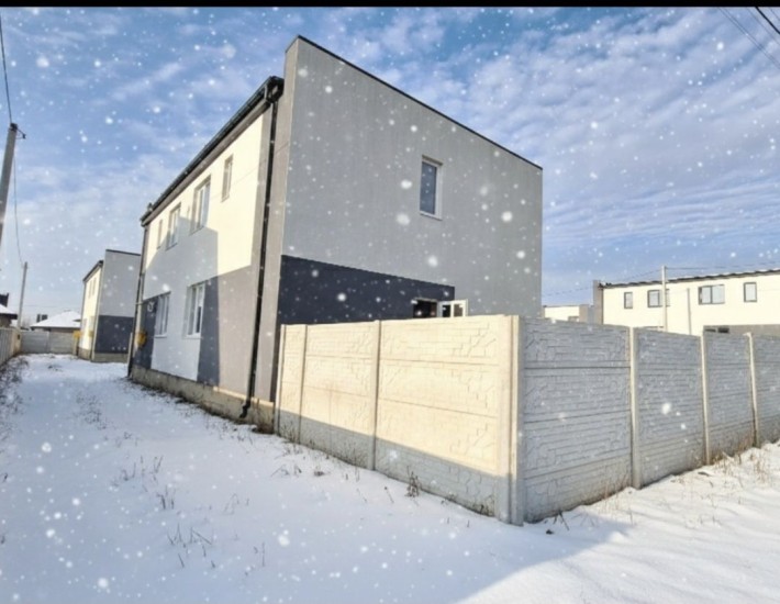 Продаж будинку з ділянкою - фото 1