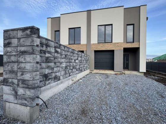 Котедж - Двоян з Гаржем! Масив Макарова Рівне