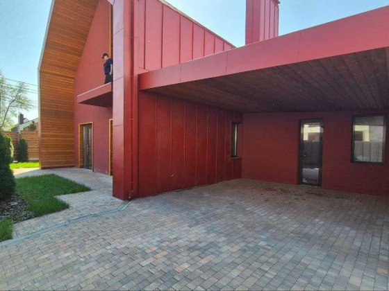 Скандинавський будинок з терасою та навісом — 150 м² на 5 сотках Ирпень