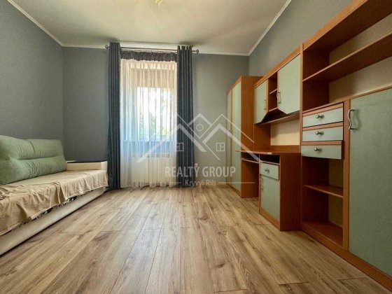 Будинок у центрі міста з гостьовим будинком та великою ділянкою Кривий Ріг