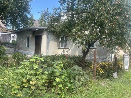 Продам 1/2 будинку двоян в місті Ровно