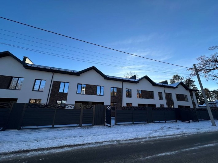 Великий таунхаус в центрі Ірпеня, ГАЗ.Бетонне перекриття обох поверхів - фото 1