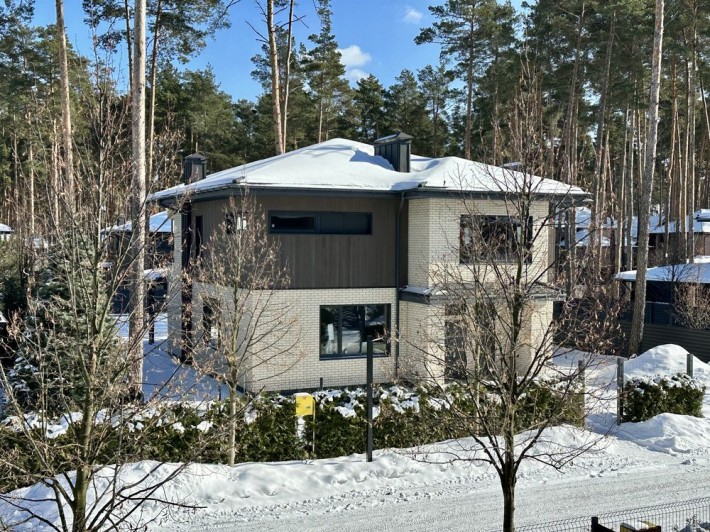 Добротний будинок у лісовій Бучі у КМ - фото 1