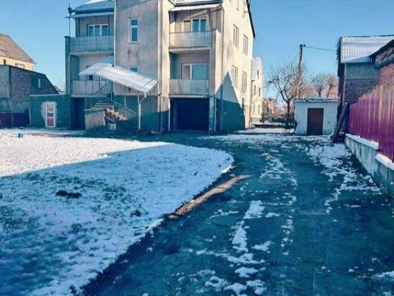 • Продаж просторого будинку , Басів Кут Рівне