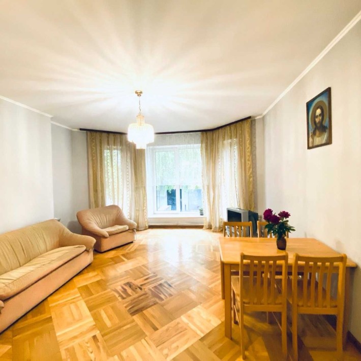 Продам  будинок з великою ділянкою по  вулиці Виноградова . - фото 1