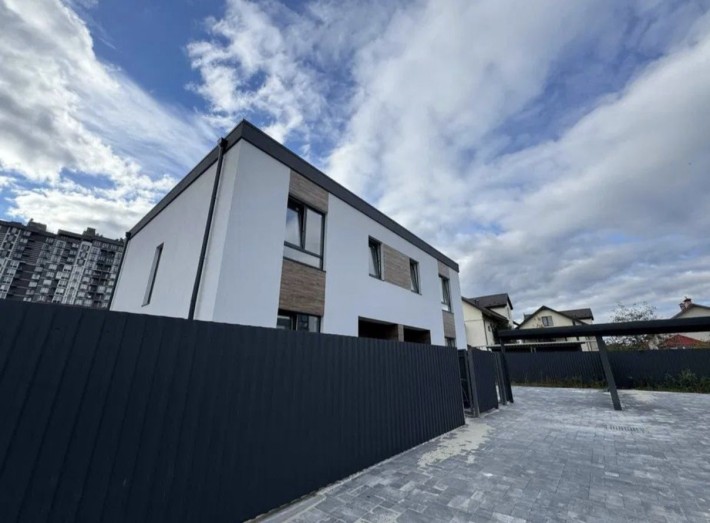 Продаж тауна а самому центрі Бучі 126м2 - фото 1