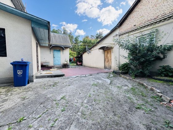 БЕЗ КОМІСІЇ частина будинку 80м2 в житловому стані на ділянці 10 соток Ирпень