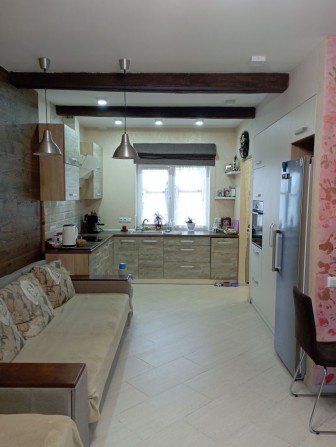 Будинок, танхаус з меблями та технікою. - фото 1