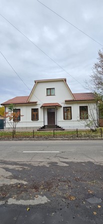 Продам шикарний будинок в Центрі міста - фото 1