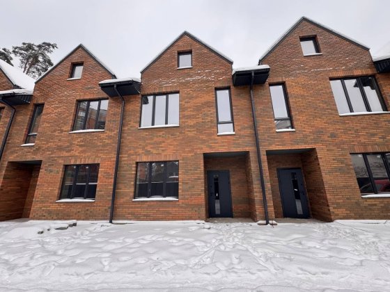 Будинок (таунхаус). Газ . Центральні комунікації. Ірпінь