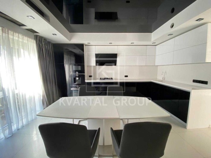 Двоповерховий будинок 400м2! МІНІМАЛЬНЕ оф! Ділянка 12 соток! - фото 1