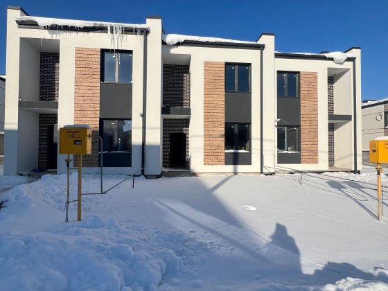 Продаж котеджу з газом та міськими комунікаціями розтермінування Ровно