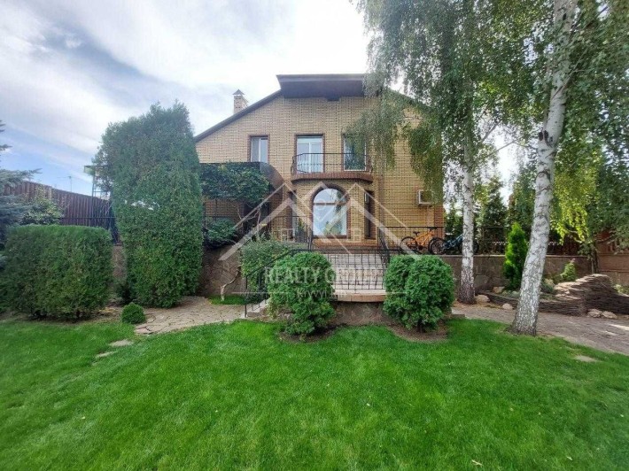 Продаж сучасного  будинку з гаражем в центрі міста по вул. Дунайській - фото 1