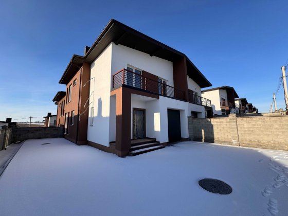 Продаж цегляного котеджу з гаражем, 129 м² Рівне