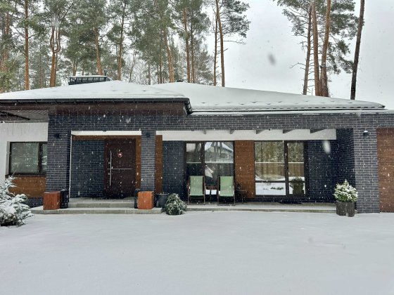 Сучасний будинок з новим ремонтом у Лісовій Бучі Буча