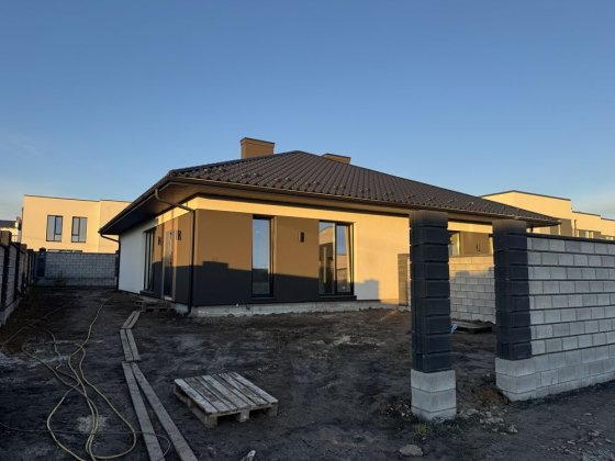 Продам котедж на Щасливому з внутрішніми роботами+ділянка 3,5 сот Рівне