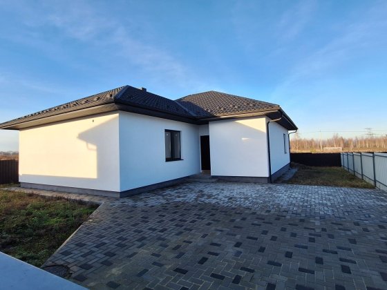 Будинок з ділянкою Рівне