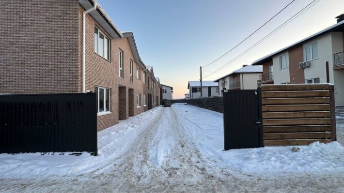 Таунхаус в Стоянці поряд з САДОЧКОМ - фото 1