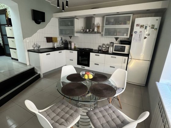 Просторий будинок у Центрально-Міському районі Кривой Рог