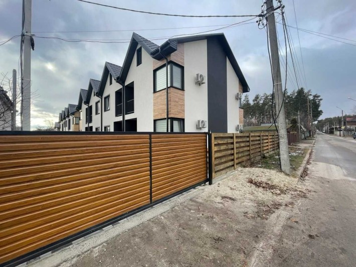 Продається таунхаус в тихому районі з можливістю підключення газу! - фото 1