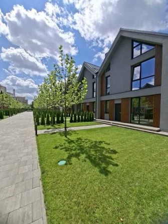 Таунхаус з БОМБОСХОВИЩЕМ у центрі Бучі | Без комісії - фото 1