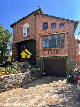 Продам добротний цегляний будинок на під'їзді до міста. - фото 1