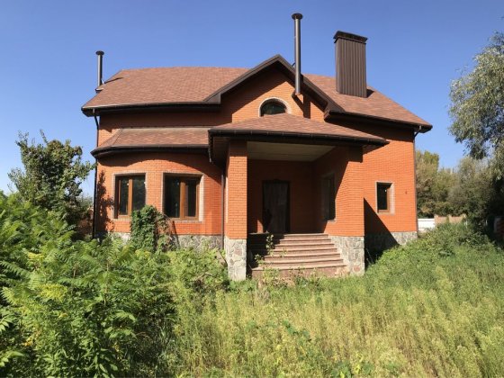 Поділ, сучасний будинок в мальовничому місці біля річки Полтава