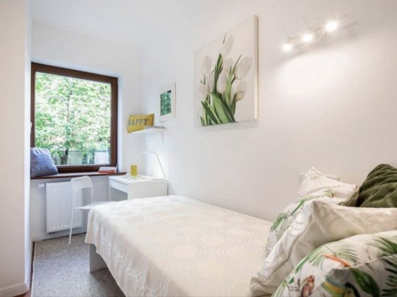 Кімната в приватному гуртожитку, Варшава Червоний Бір