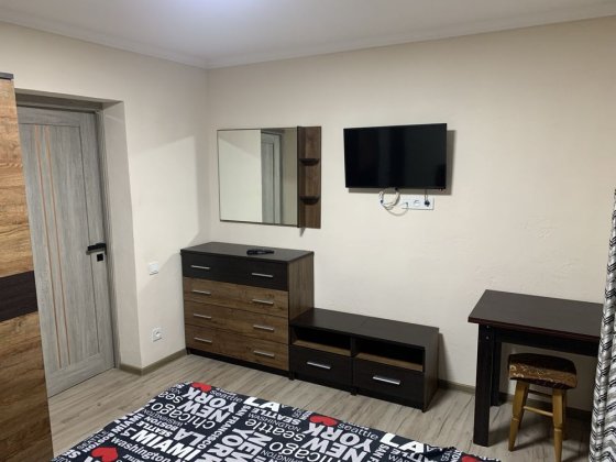 Здається в довгострокову оренду кімната після ремонту Петропавлівська Петропавловская Борщаговка