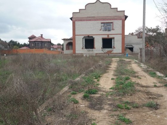 Продам участок с  недостроеным домом Мішково-Погорілове