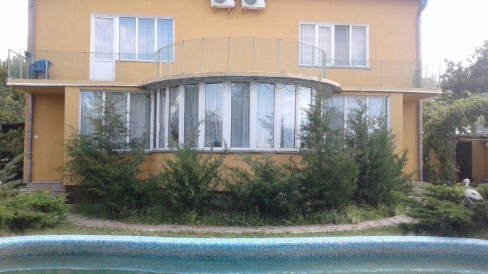 Продам супер дом на первой линии - фото 1