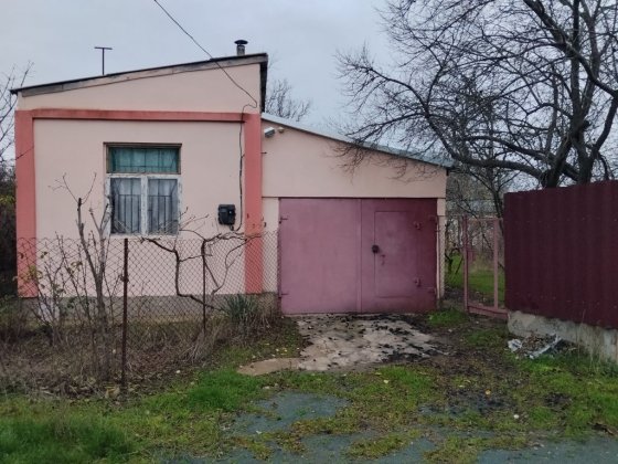 Дача, ділянка 6 соток, всесезонне  знаходження.