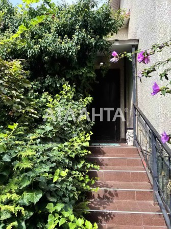 Атмосферный 2-х этажный дом с камином - фото 1