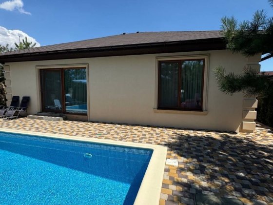 Фонтанка, Продам шикарный дом 100 кв. Участок 5 соток  Бассейн