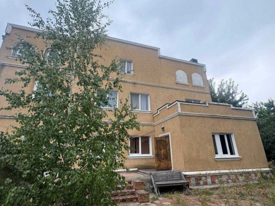 Фонтанка, дом 390 кв м, участок 10 соток земли