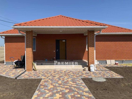 Продам будинок з ремонтом на Фонтанці з підвалом.