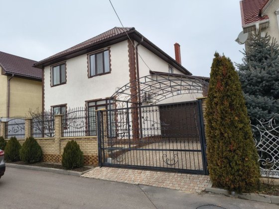 Продам в Ж/М "Добрий" Авангард, двоповерховий будинок Авангард