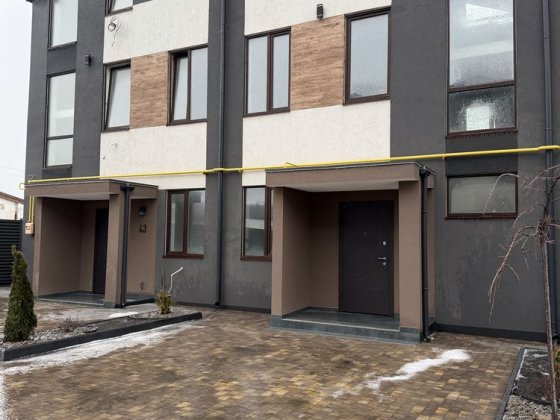 Продам котедж таунхаус в центре Авангарда