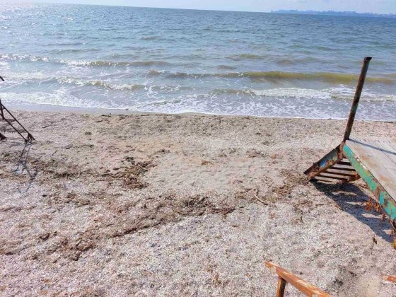 Продам дачу на берегу моря 1 линия  все коммуникации. Крыжановка